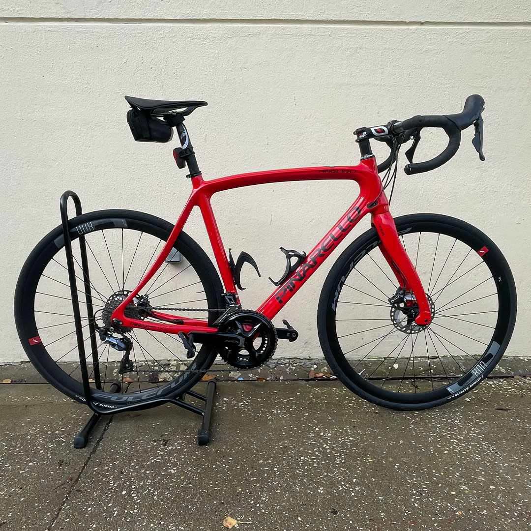 Bicicleta Pinarello Angliru Disc (Carbon) | Aluguer