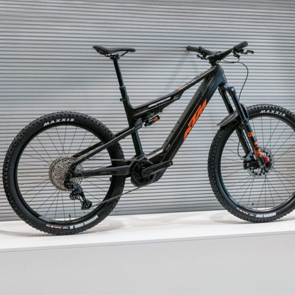 e-Bicicleta KTM Macina Kapoho Master 25 (Carbon)