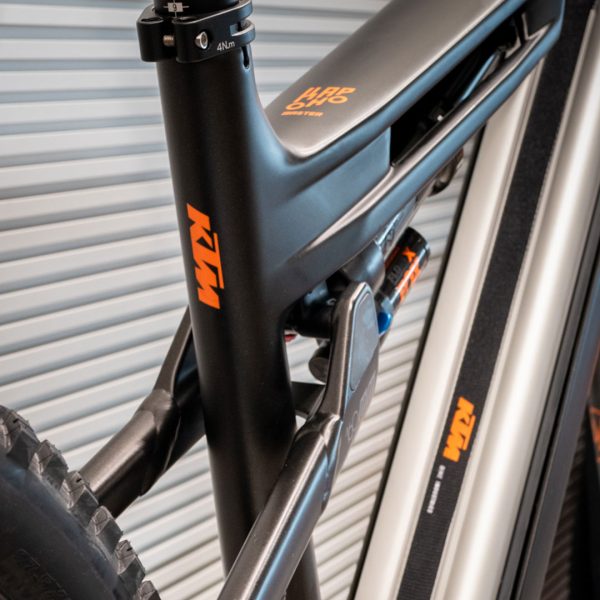 e-Bicicleta KTM Macina Kapoho Master 25 (Carbon) - Image 3